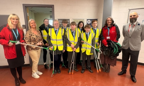 Lipson students getting ready for their litter pick